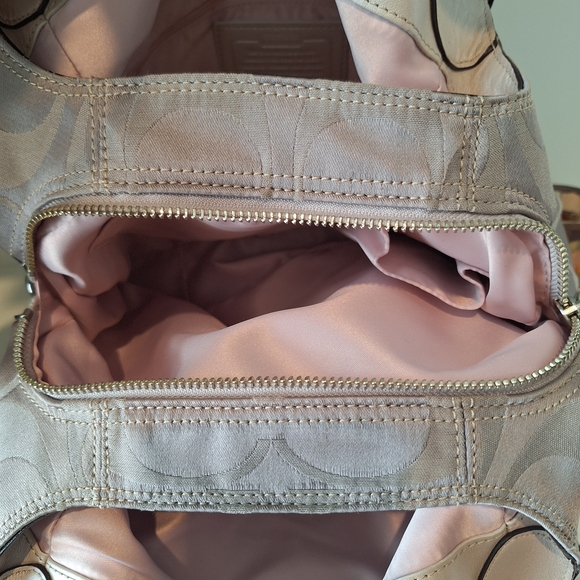 NWT Rare Coach Tan & Pink Mia Maggie Taupe Multi Patchwork Leather Hobo - Picture 4 of 5